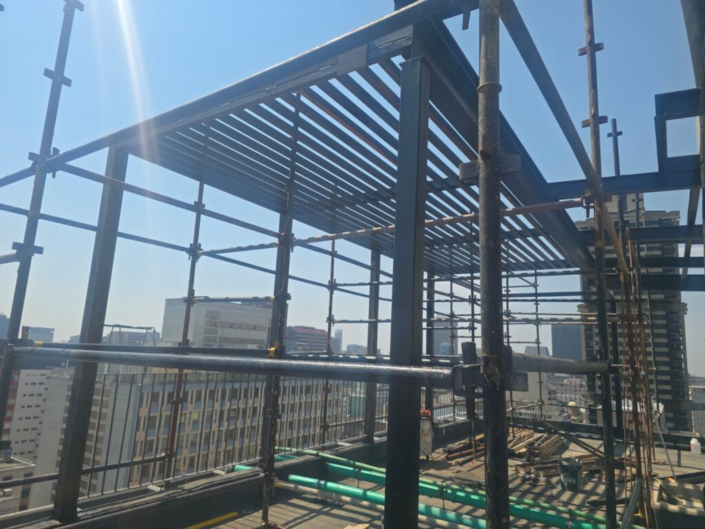 Roldao Construction-Towers Off Main